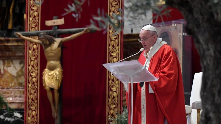 Credincioșii romano-catolici, reformați și luterani celebrează, azi, Duminica Floriilor