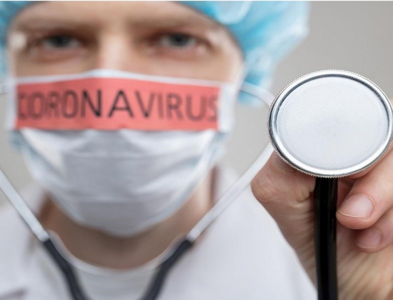 Echipamente de protecţie şi produse dezinfectante donate medicilor de familie de către Consiliul Judeţean Covasna