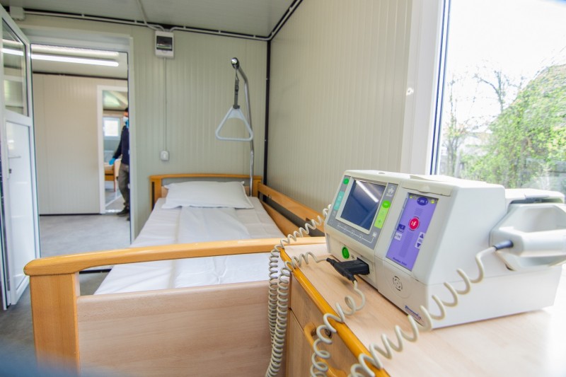 A fost finalizat spitalul modular din curtea Secţiei de Boli Infecţioase a SJU Miercurea Ciuc