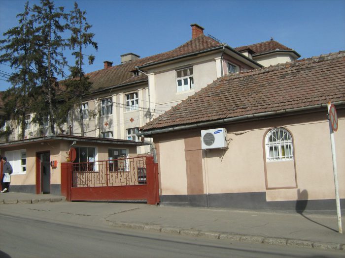 Teste COVID începând de azi la spitalul din Reghin
