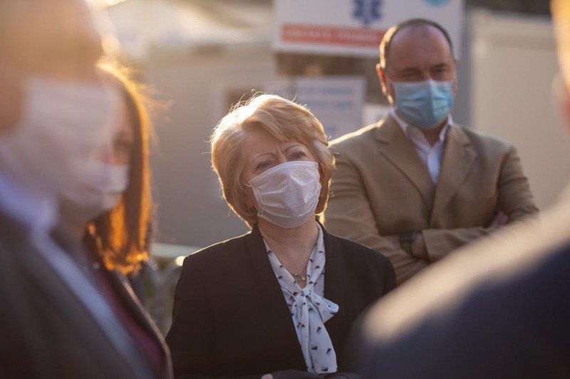 Sibiu: Primarul Astrid Fodor propune parcare gratuită pentru cadrele medicale