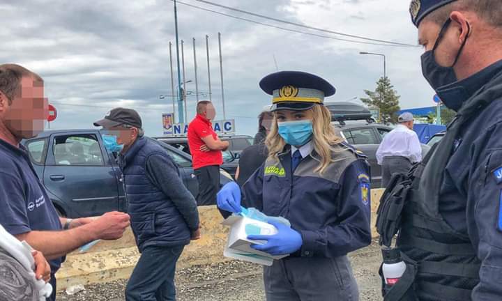 Poliţia de frontieră anunţă că peste 1.500 de persoane au fost trimise în carantină sau izolare, în ultimele 24 de ore Poliţia de frontieră anunţă că peste 1.500 de persoane au fost trimise în carantină sau izolare, în ultimele 24 de ore