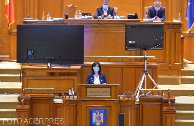 Deputații au dezbãtut, ieri, moțiunea simplã împotriva ministrului educație