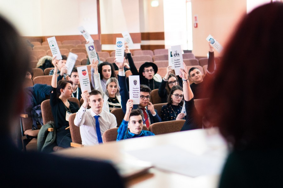 Consiliul Naţional al Elevilor sesizează Avocatul Poporului