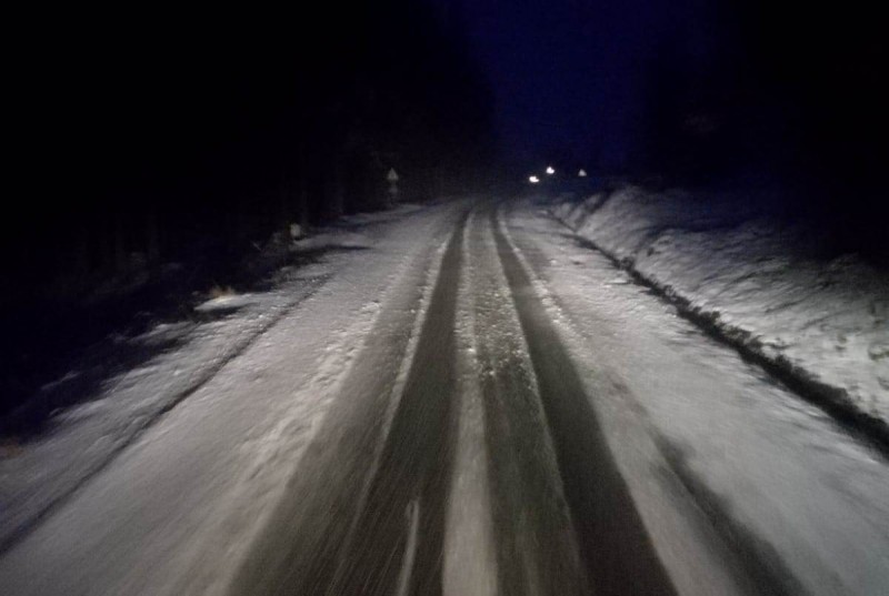Ninsori pe sectoare de drum din Sibiu şi Harghita