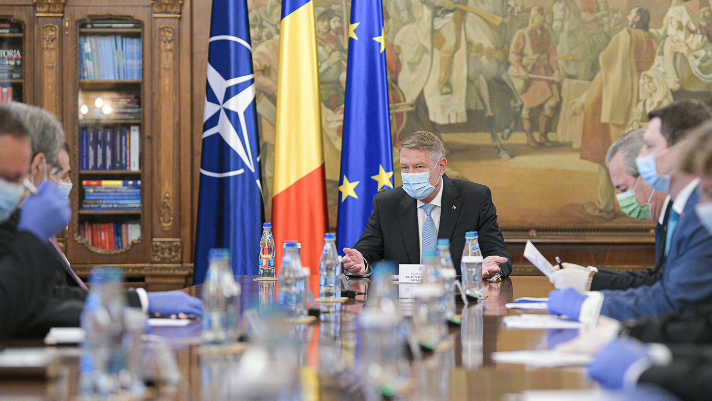 Sedință la Palatul Cotroceni, privind măsurile de gestionare a epidemiei de COVID-19
