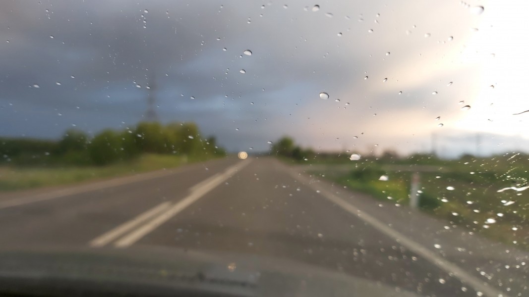 Avertizări de vreme rea, în cea mai mare parte a țării
