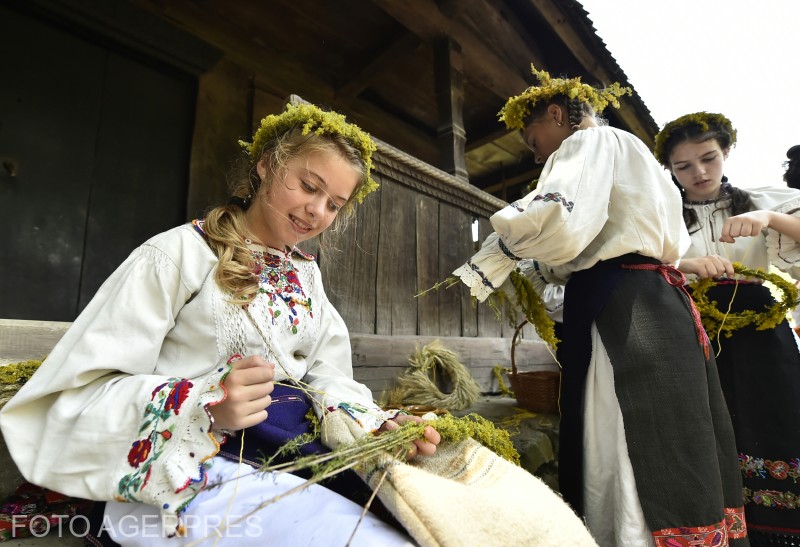 Noaptea de Sânziene, marcată în localitatea brașoveană Şirnea