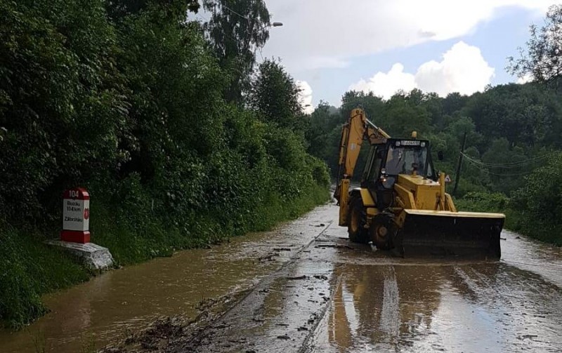 Circulaţie oprită pe DN 10 Covasna-Buzău, din cauza aluviunilor