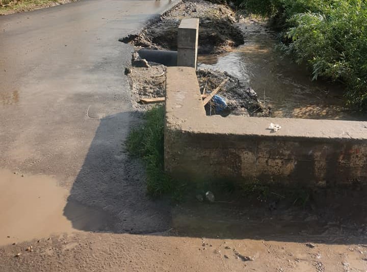 Drum județean rupt la Eremitu, în județul Mureș Drum județean rupt la Eremitu, în județul Mureș
