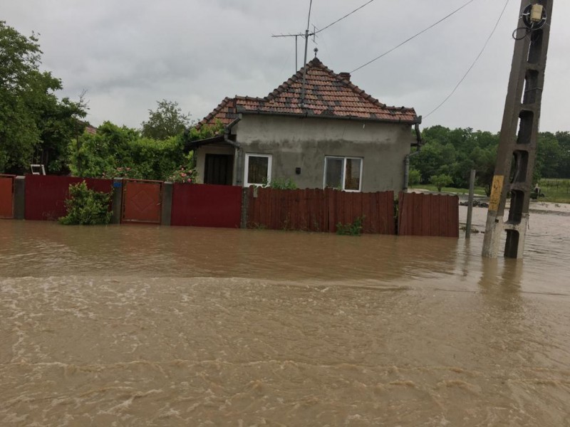 Circulație întreruptă pe DN 15 la Suseni, județul Mureș