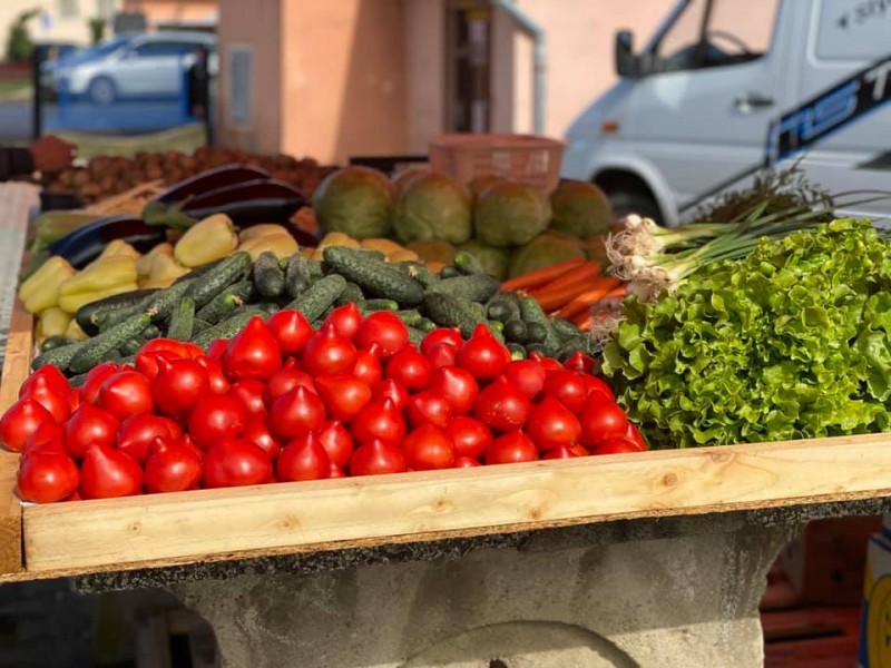 Prejmerenii pot cumpăra, de acum, legume şi brânzeturi bio, chiar de la producătorii din localitate