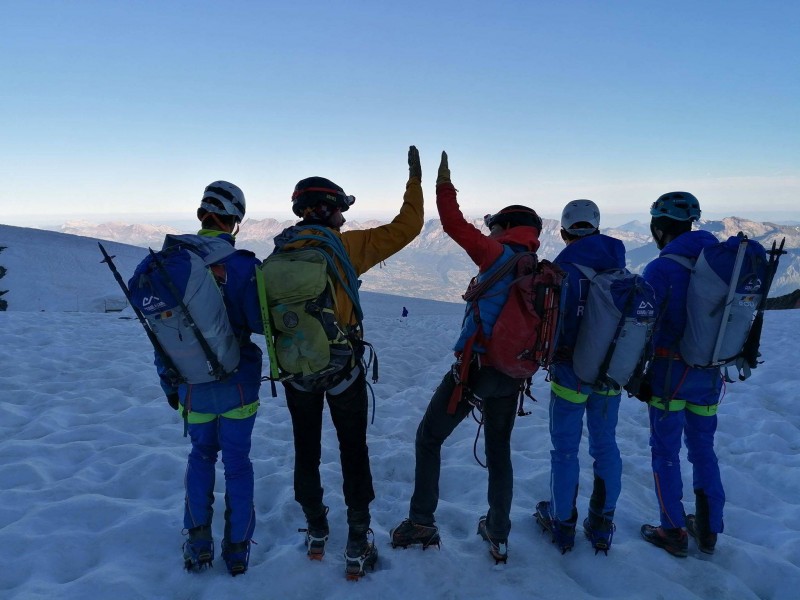 Doi sportivi nevăzători au reuşit să escaladeze masivul Mont-Blanc