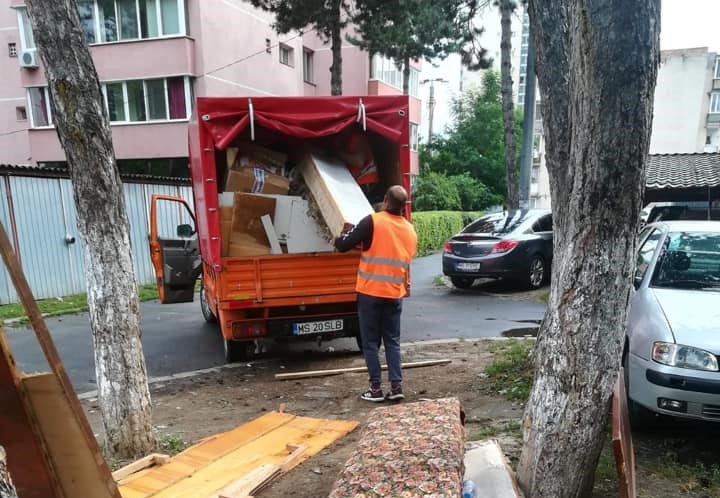 Curățenie generală pe străzile din Târgu Mureș