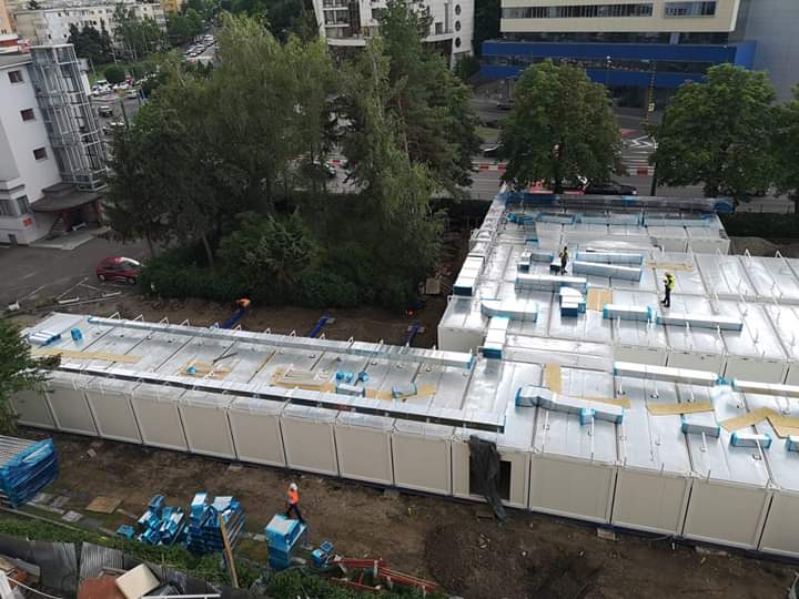 Amenajarea spitalului modular de la Brașov se apropie de final Amenajarea spitalului modular de la Brașov se apropie de final
