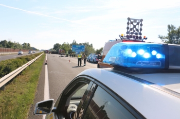 Un microbuz înmatriculat în România s-a răsturnat în apropierea localităţii ungare Siófok