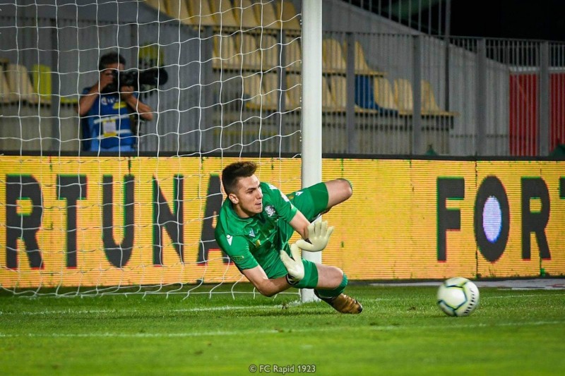 Penalty ratat de 3 ori în derby-ul Ligii secunde Penalty ratat de 3 ori în derby-ul Ligii secunde