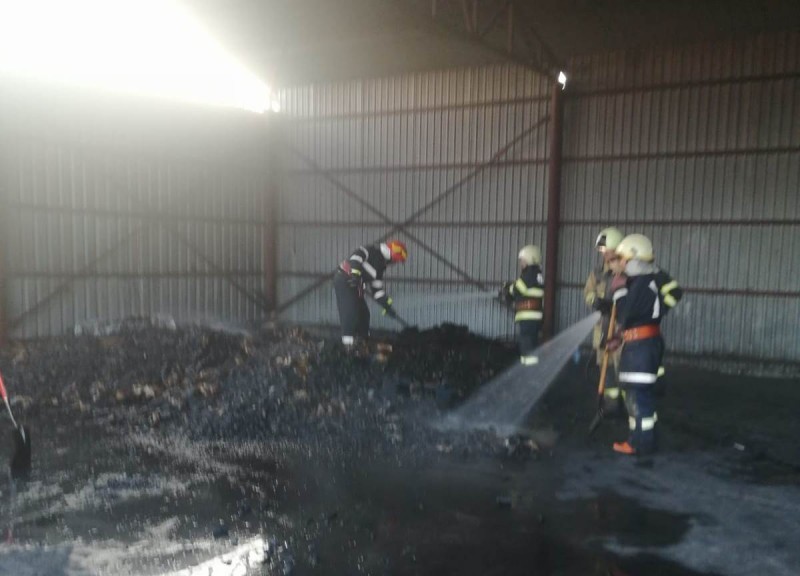Incendiu la un depozit de cărbune din județul Mureș
