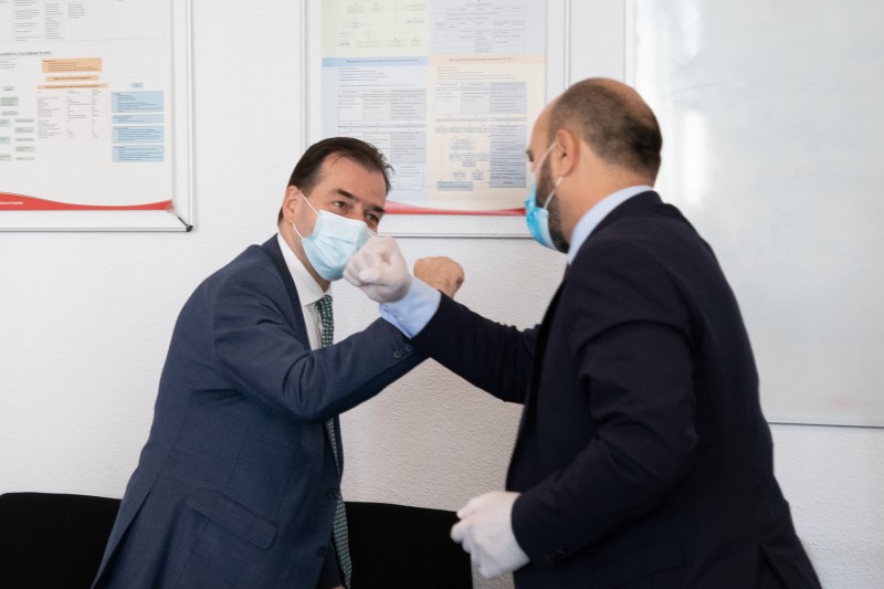 Guvernul va analiza posibilitatea reducerii programului de lucru al medicilor de la terapie intensivă