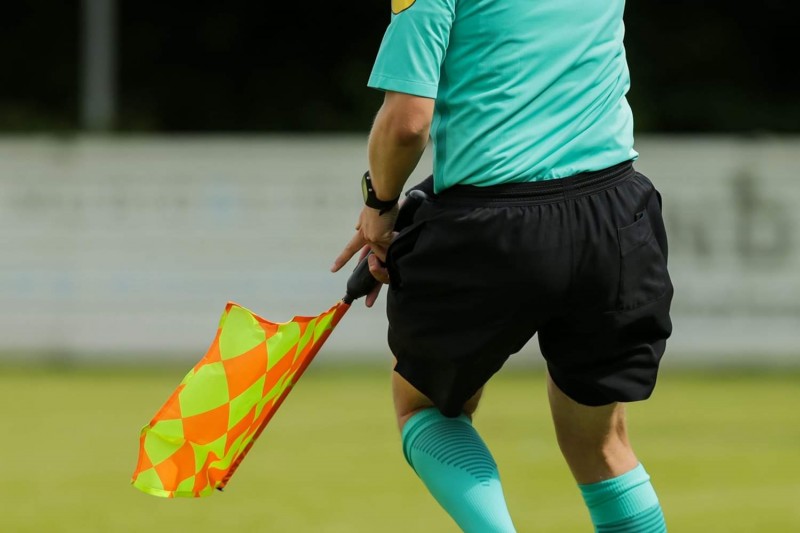 Un nou arbitru român, depistat cu COVID-19