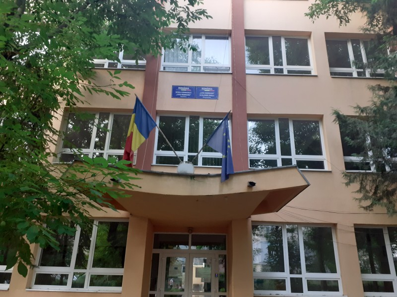 Amenințare falsă cu bombă la un gimnaziu din Târgu Mureș