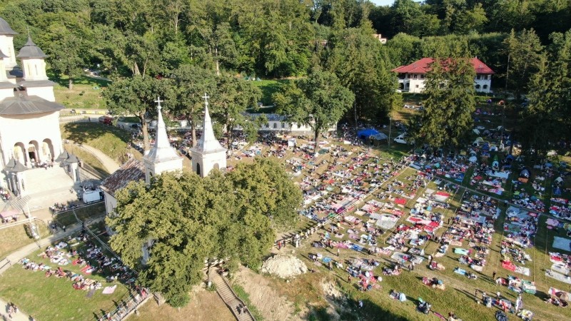 Sfaturi pentru cei ce participă la slujbe, în ţară Sfaturi pentru cei ce participă la slujbe, în ţară
