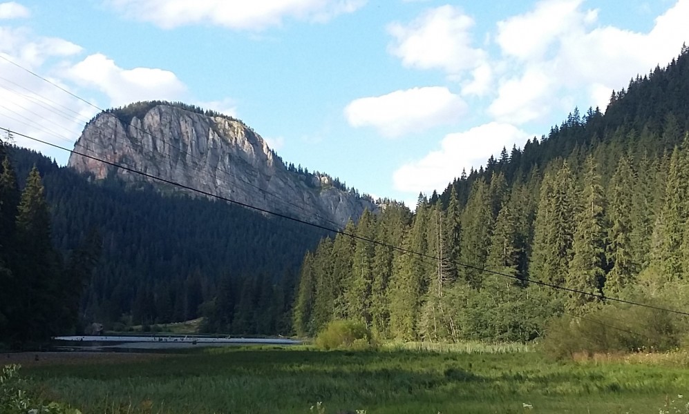 Acțiune de salvare a unui turist căzut pe munte în zona Lacu Roșu