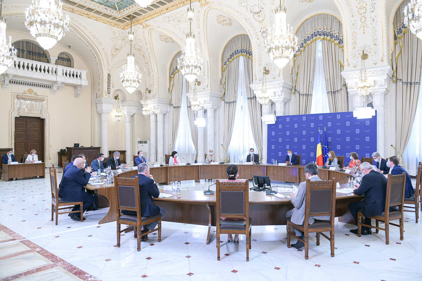 Noul an şcolar începe pe 14 septembrie, a anunțat președintele Iohannis