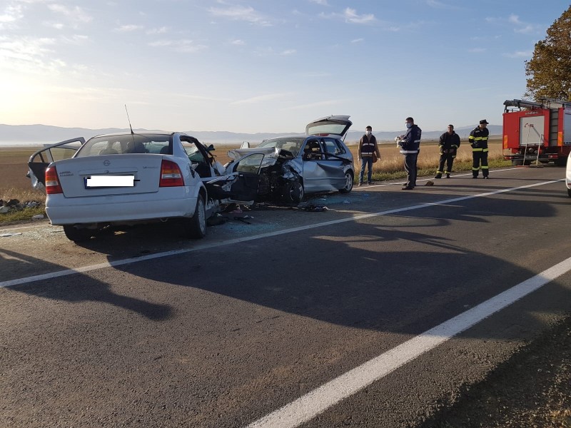 3 persoane decedate într-un grav accident pe DN11 Braşov-Târgu Secuiesc 3 persoane decedate într-un grav accident pe DN11 Braşov-Târgu Secuiesc