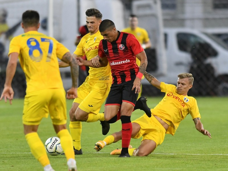Fotbaliștii ciucani, învinși de Petrolul