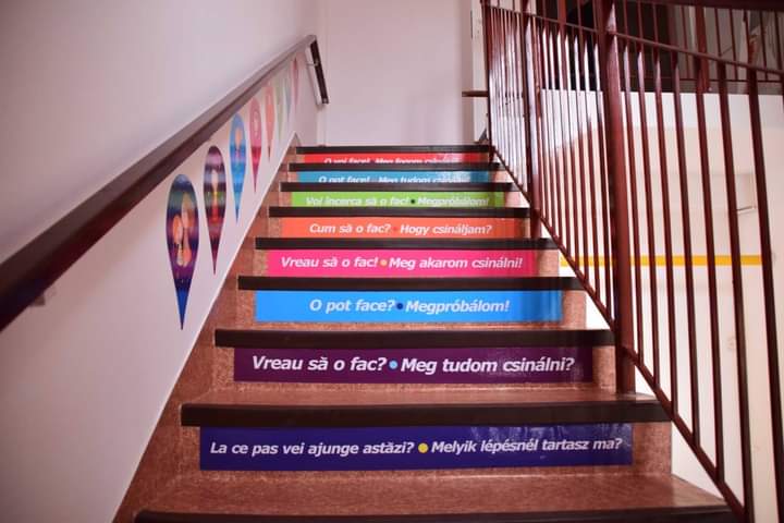 Noul an şcolar începe astăzi în condiţii speciale de protecţie sanitară