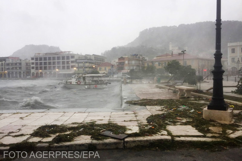 Doi morţi în urma ‘uraganului mediteranean’ care a lovit vestul şi centrul Greciei Doi morţi în urma ‘uraganului mediteranean’ care a lovit vestul şi centrul Greciei