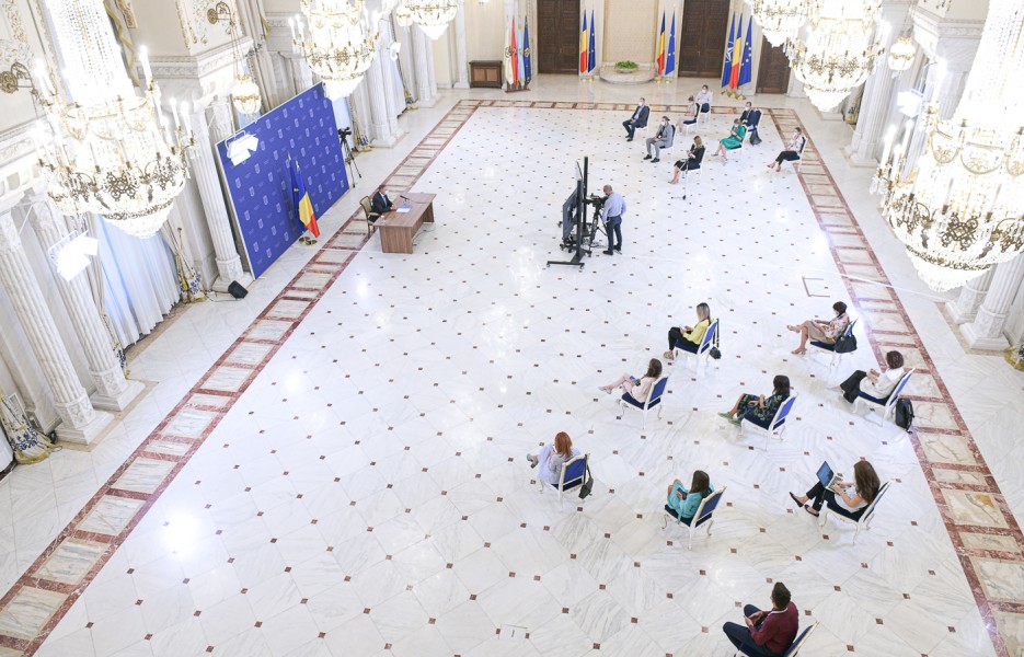 Preşedintele Klaus Iohannis a făcut apel la autorităţile locale să rezolve problemele din școli Preşedintele Klaus Iohannis a făcut apel la autorităţile locale să rezolve problemele din școli