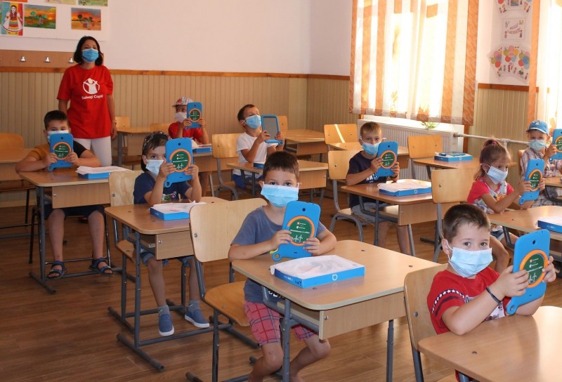 Aproximativ 4.000 de tablete, distribuite unităţilor şcolare din Harghita Aproximativ 4.000 de tablete, distribuite unităţilor şcolare din Harghita