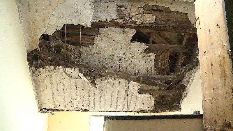 Expertiză tehnică în blocul din Tg.Mureș în care s-a prăbușit tavanul din casa scării