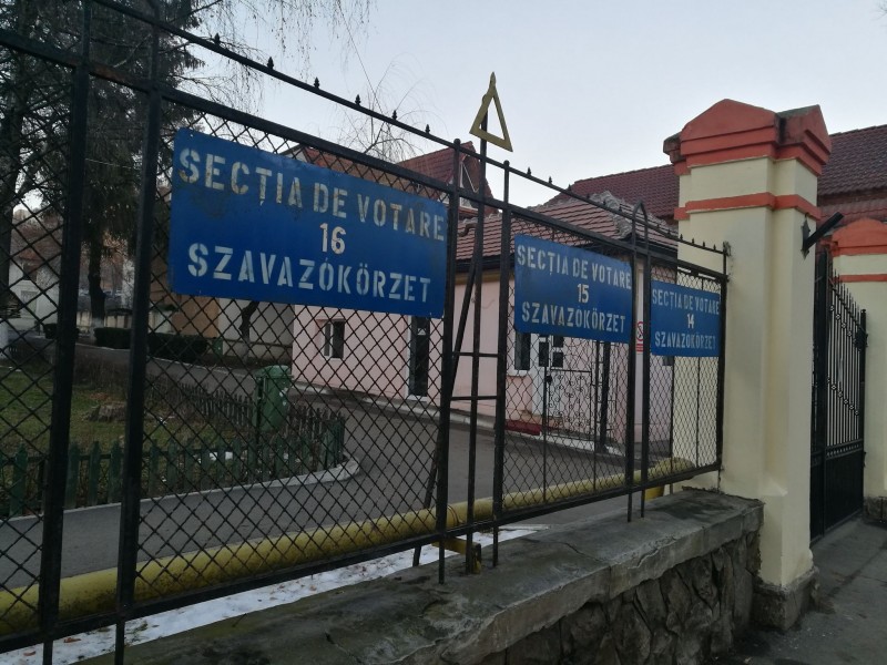 Cursuri suspendate în 133 de unităţi de învăţământ din Covasna, unde se va vota