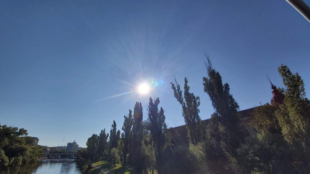 Meteorologii au actualizat codurile de caniculă