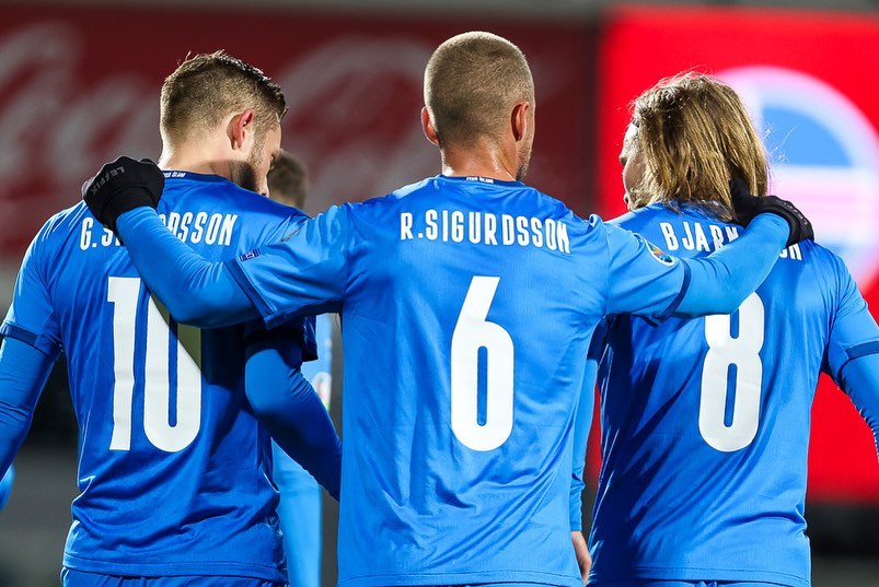 E cert. Sigurðsson nu mergem la EURO