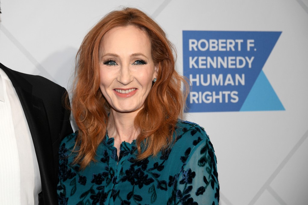 J. K. Rowling va returna premiu acordat de fundația Kennedy
