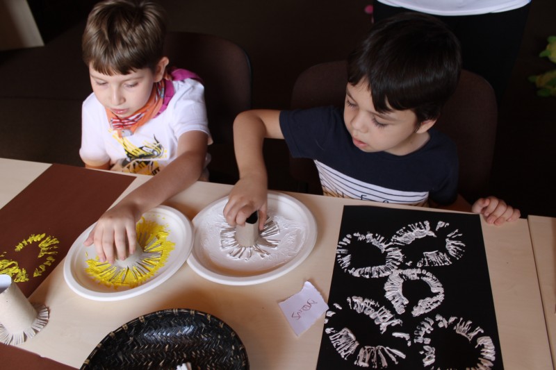 Terapie prin artă pentru copiii cu dizabilităţi, la Tg.Mureș Terapie prin artă pentru copiii cu dizabilităţi, la Tg.Mureș
