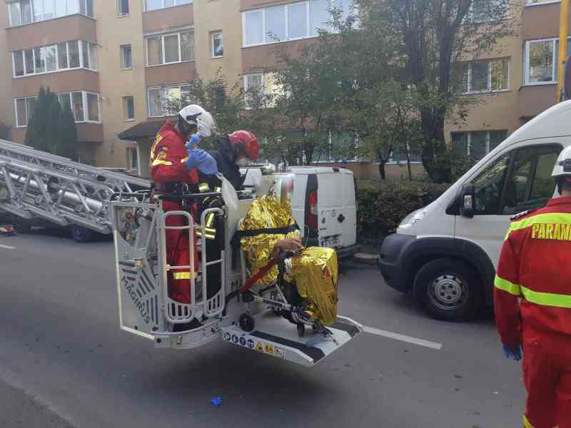 Doi răniți, în urma unei explozii dintr-un bloc din Brașov