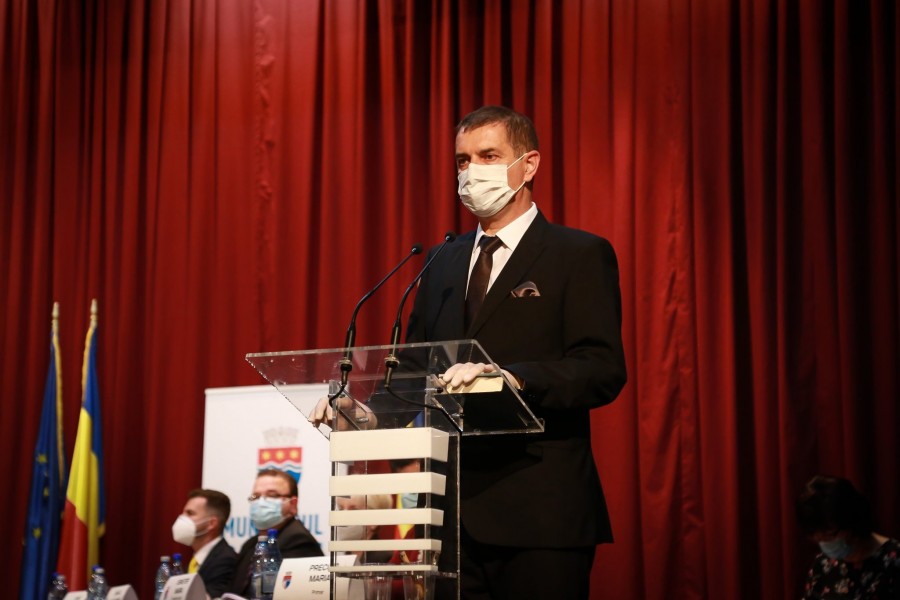 Primarul din Reghin a depus jurământul Primarul din Reghin a depus jurământul