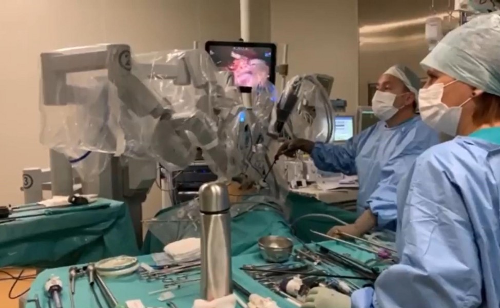 Intervenție chirurgicală robotică în premieră, la Brașov