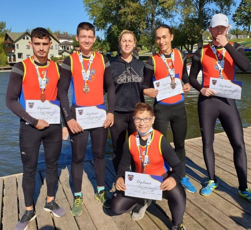 Trei medalii de bronz pentru canotorii mureșeni la Naționale Trei medalii de bronz pentru canotorii mureșeni la Naționale