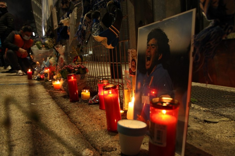 Trupul neînsufleţit al lui Diego Maradona a fost depus la Palatul prezidenţial din Buenos Aires Trupul neînsufleţit al lui Diego Maradona a fost depus la Palatul prezidenţial din Buenos Aires