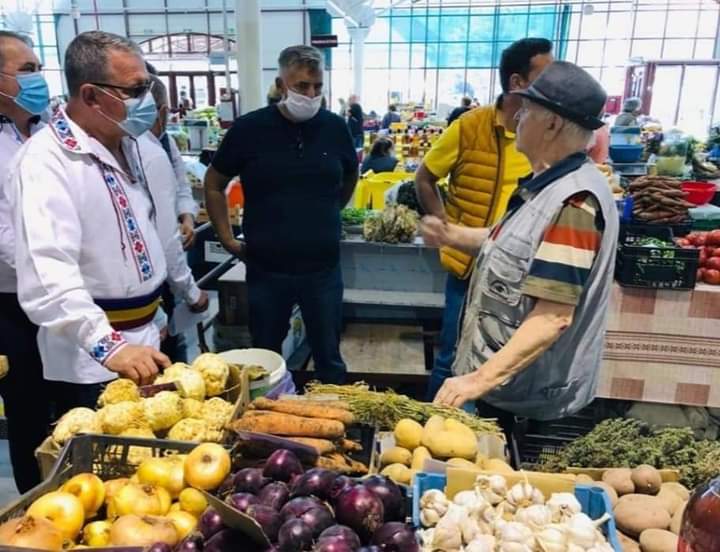Ministrul Agriculturii asigură producătorii agricoli că vor avea în continuare acces în pieţe