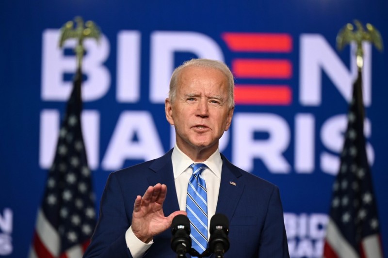 Joe Biden conduce în confruntarea cu Donald Trump