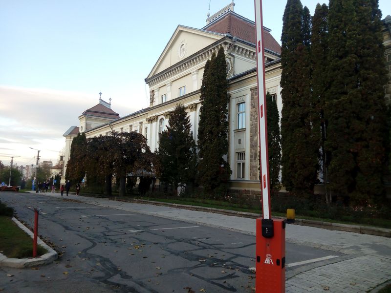 Primăria Miercurea Ciuc permite accesul publicului în instituţie