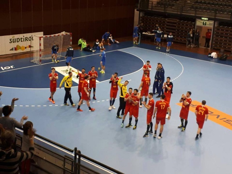 Handbaliștii tricolori, debut cu stângul în preliminariile EURO