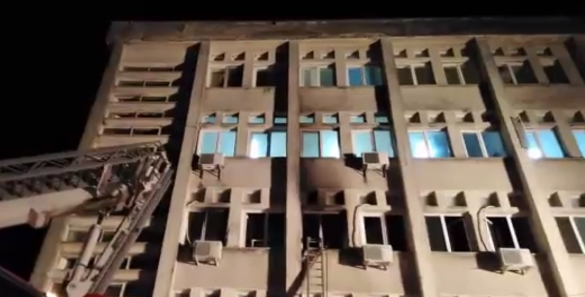 Zece persoane și-au pierdut viața și alte șapte se află în stare critică, în urma incendiului de la Spitalul Județean Piatra Neamț